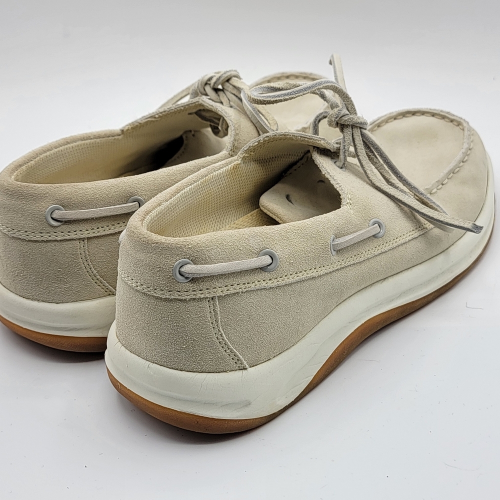 Lands End Dockside Cream Color Suede Leather Shoes Size 9. #1317